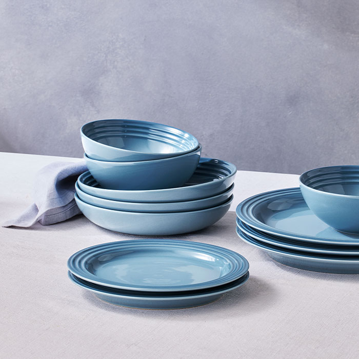 Le outlet creuset dinnerware